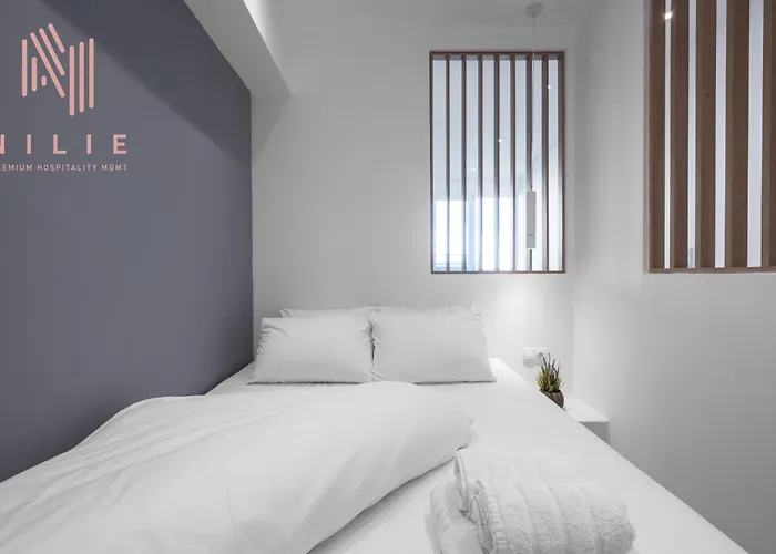 Venus, Nilie Hospitality Mgmt アパート